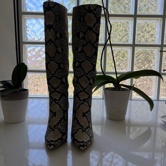 Animal Print boots, worn twice - Picture 3 of 4